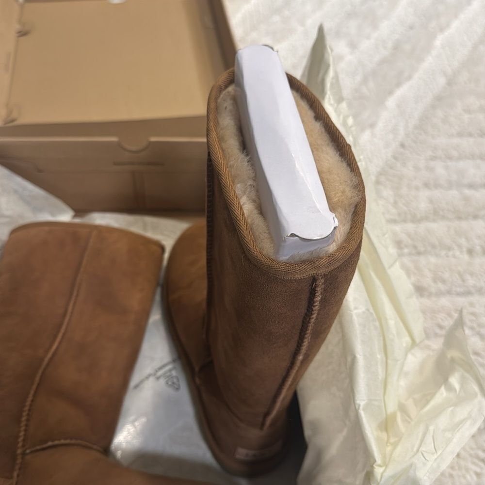 UGG tall chestnut brown boot, NIB size 8 - Picture 3 of 5